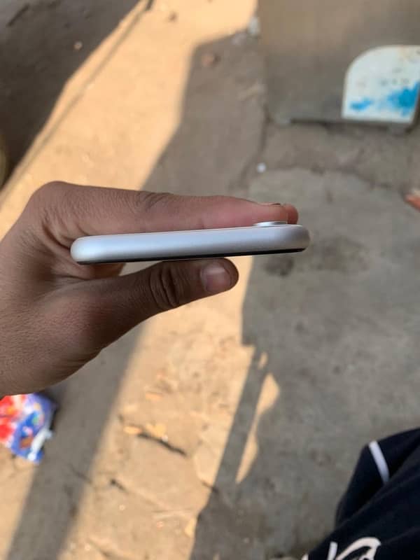 iPhone XR 128gb 4