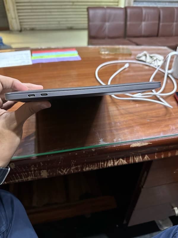 apple macbook pro 2020 1