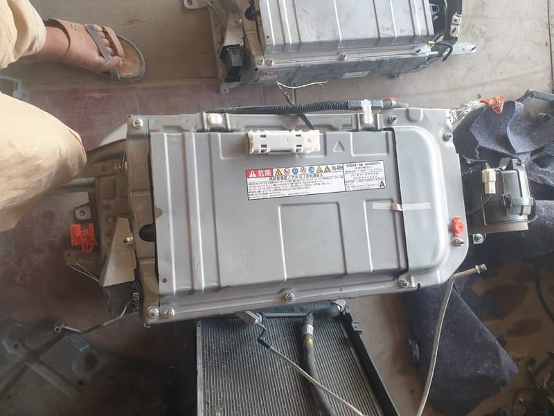 Toyota Aqua Prius Hybrid Battery Abs Unit - Repair and replacement 14