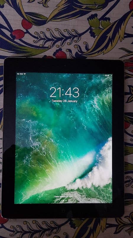 Apple iPad- 4th generation - 3