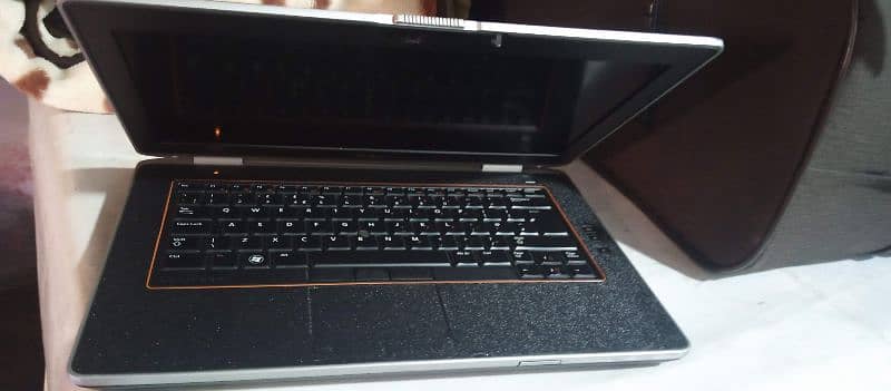 Dell Core i 7 8GB /128SSD With Original Charger 1