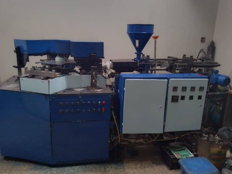 Injection blow molding machine 3