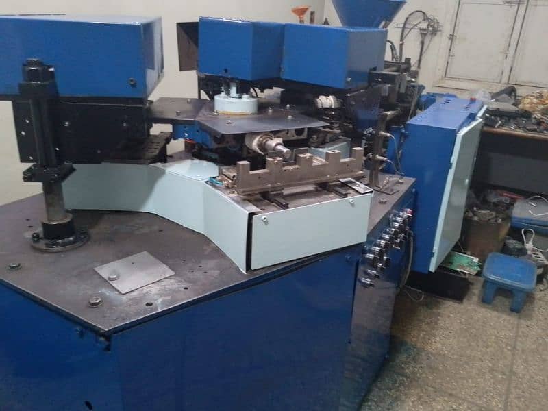 Injection blow molding machine 4