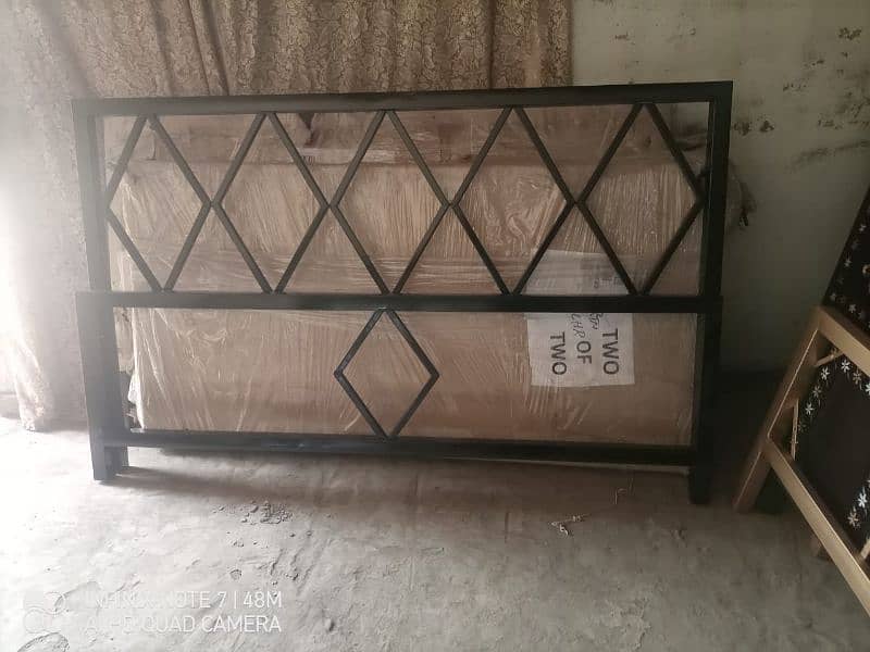 I am selling new beds in iron materials 10 years warranty 3