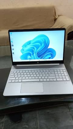 HP 15s Laptop,Ryzen 7-4700U,8GB RAM,256GB SSD NVMe