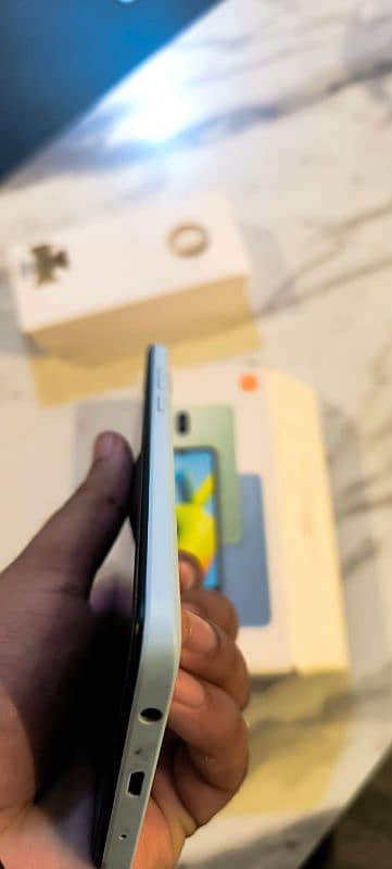 Redmi a1+ (2/32) like new 3