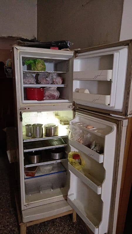 Dawlance Fridge in 100% Working Condition 2