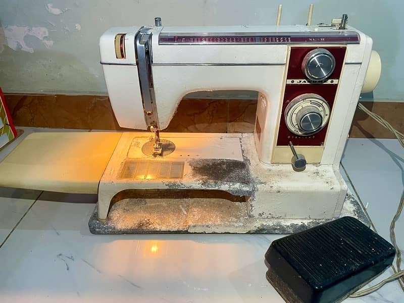 Sewing Machine FOR SALE! 0