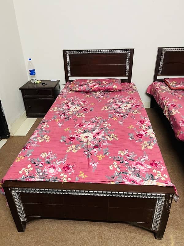 2 single bed without matress 2