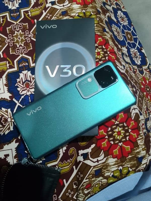 vivo v30 12/256 with box 6 month warranty 1