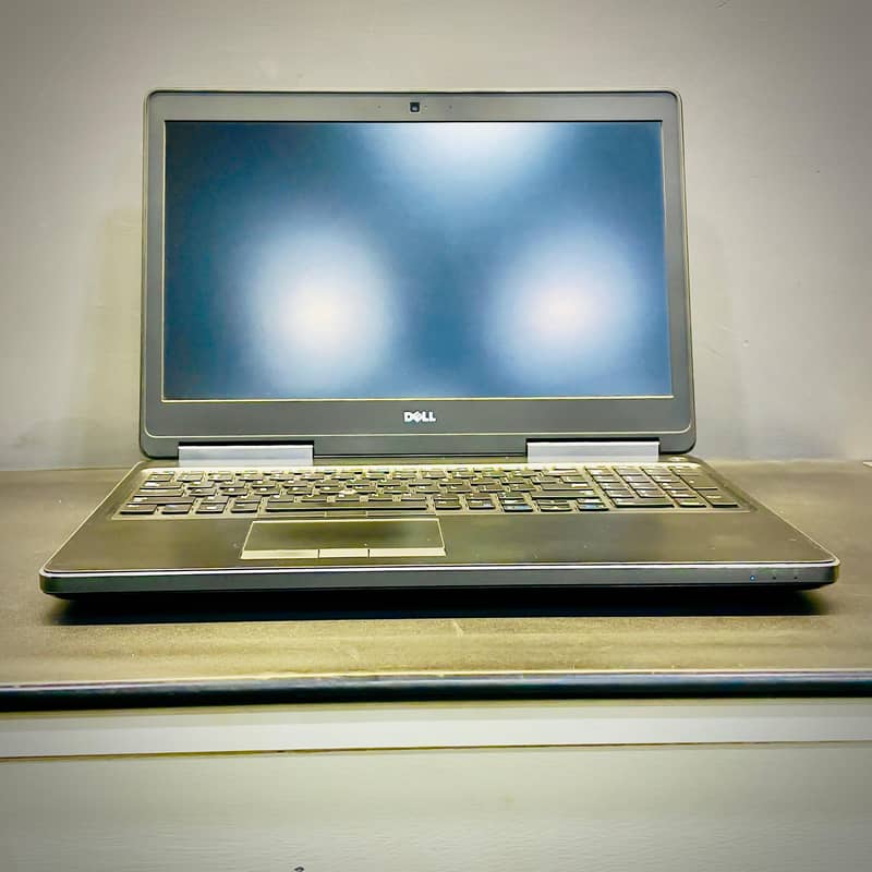 Laptop Core i7 6th gen (7510) Laptop with 4K Display 2