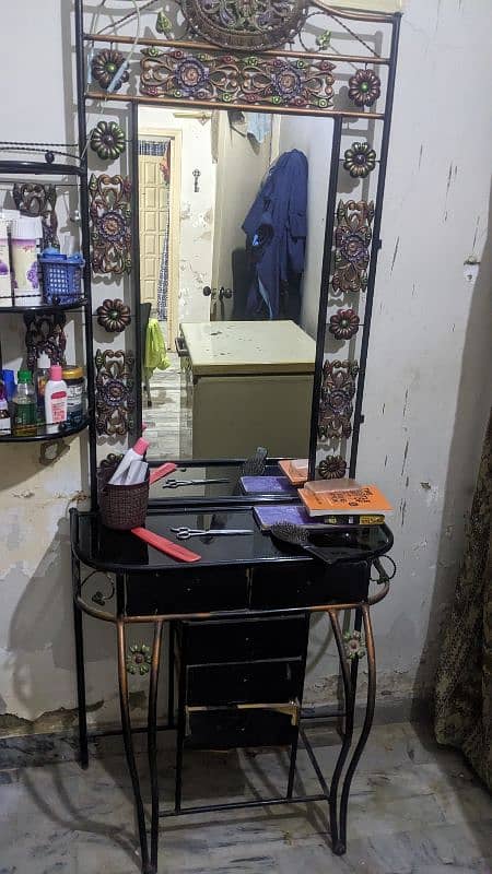 Iron Dressing Table 1