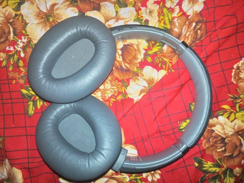 Sony original headphone 10 wait and condition 3