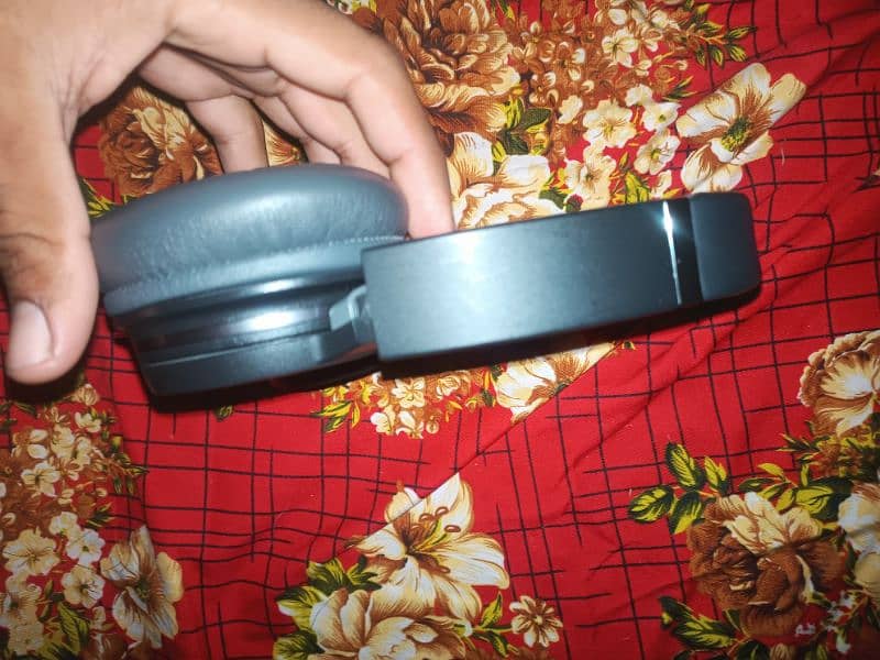 Sony original headphone 10 wait and condition 4