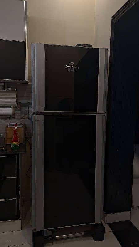 urgent selling my Dawlance fridge at reasonable price 0322 4816144 1