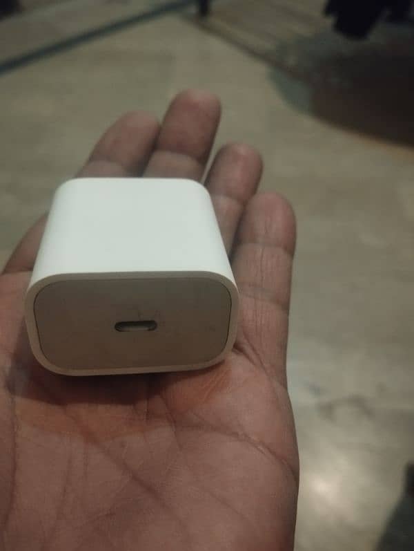 iPhone charger available of 20w 3