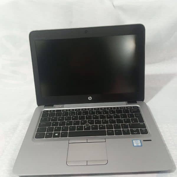 HP EliteBook 820 G3 | Condtion 10/9 1