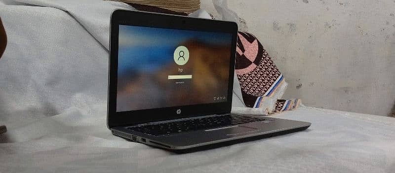 HP EliteBook 820 G3 | Condtion 10/9 0