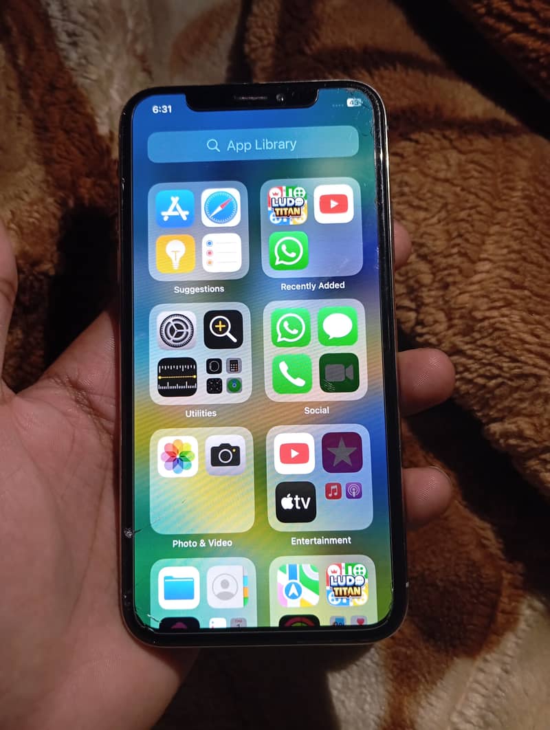 Apple iPhone X 4