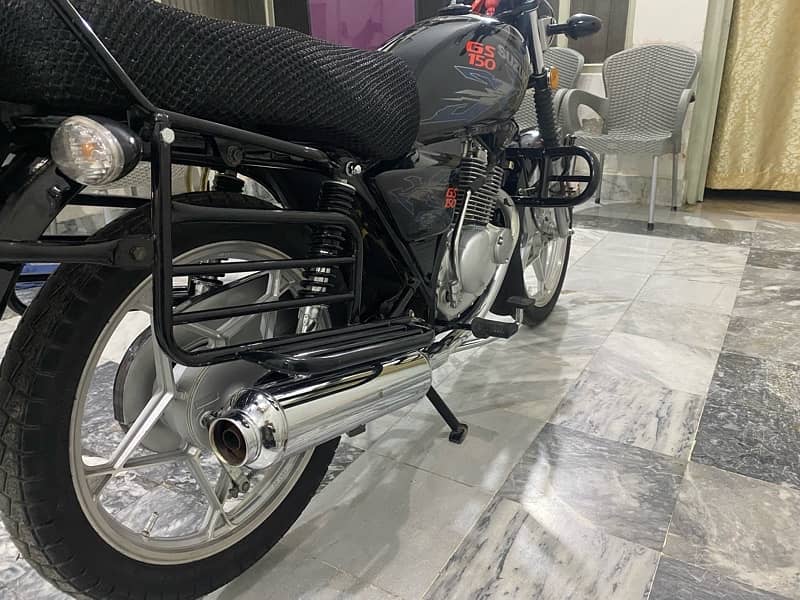 Suzuki GS 150 Special Edition 3