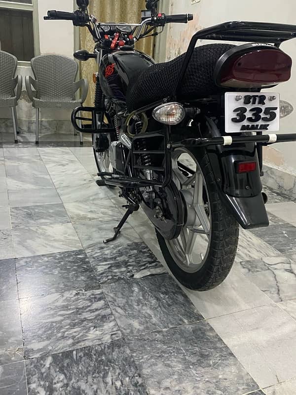 Suzuki GS 150 Special Edition 6