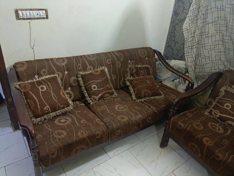 #sofas set 1set 7seater and 2set 5seater 1