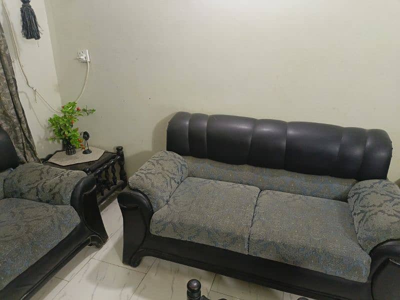 #sofas set 1set 7seater and 2set 5seater 3