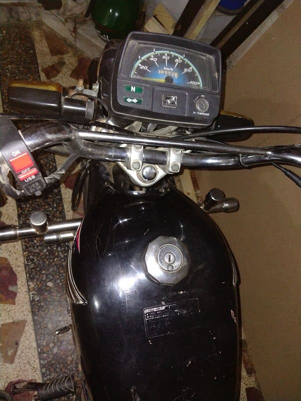 Honda CD 70 2017 model 10 / 9 condition call this no 03003612332 4