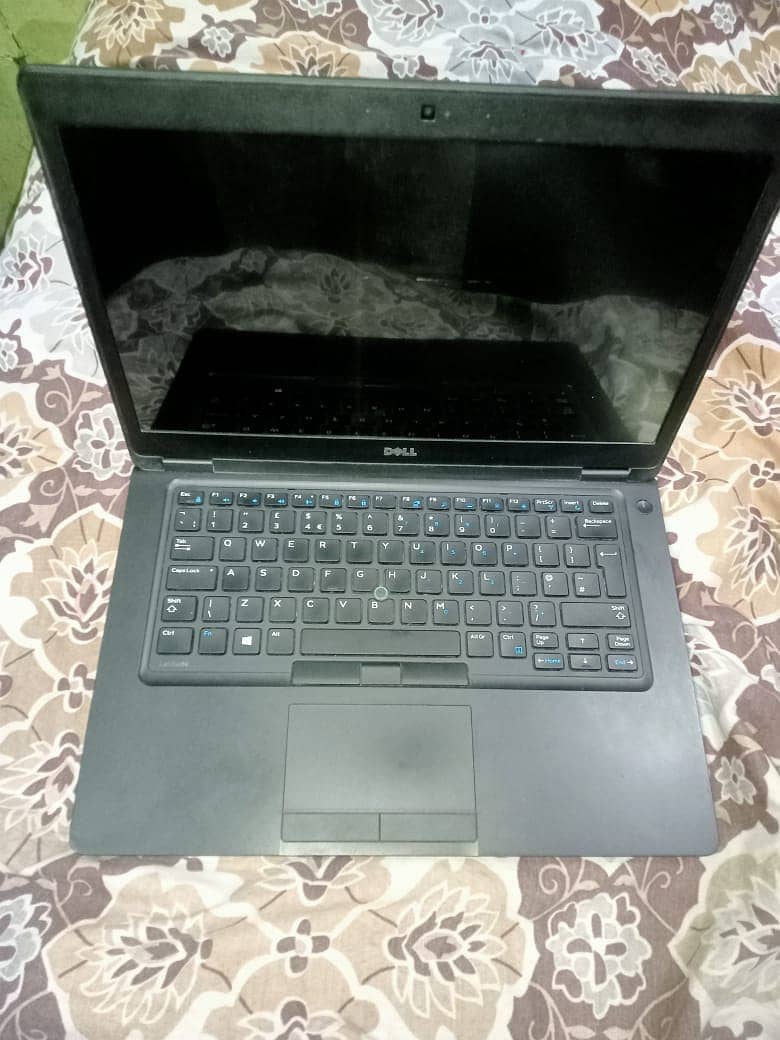 Laptop Dell Latitiude 5480 10/9 condition with charger 1