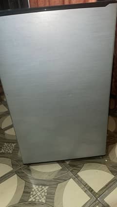 Dulance mini fridge