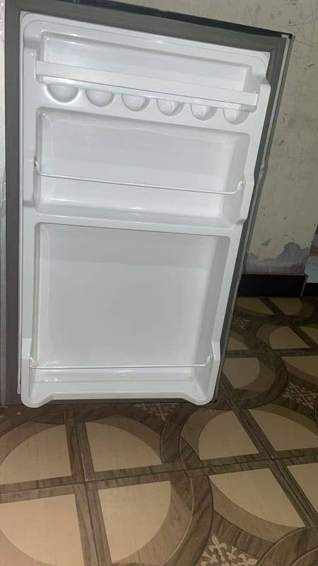 Dulance mini fridge 4