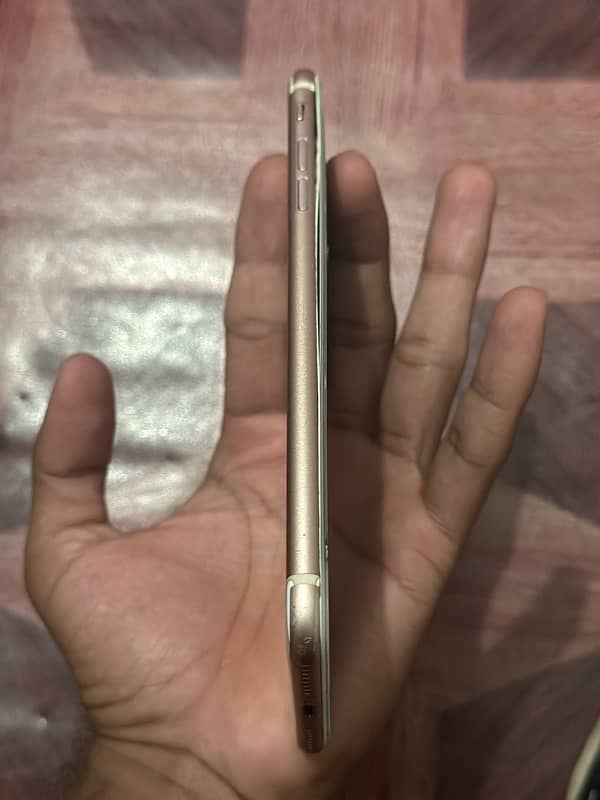 iphone 7 plus 32 gb PTA approved Rose Gold Color 1