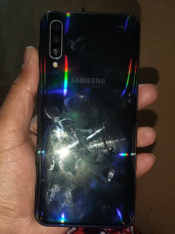 Samsung A50 4/128  exchange possible 3