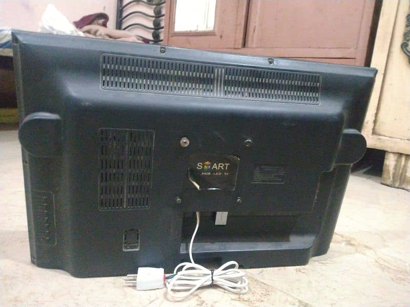 lcd tv 2