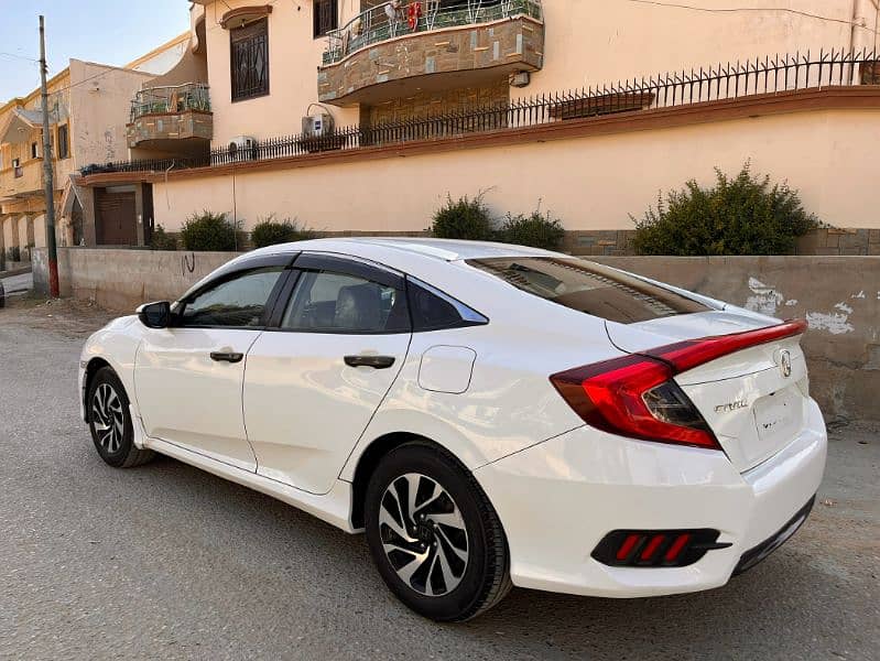 Honda Civic Ug 2017 Brandnew Condition 3