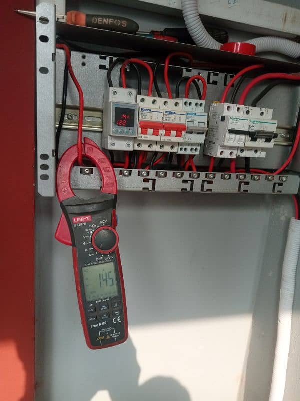 Clamp Meter 3