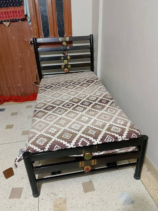 A single bed of iron 0