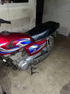 honda cg 125. . Condition 10by10 hai bilkul saf hai bike