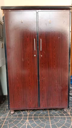 wood sheet almari 10/9 condition for sale