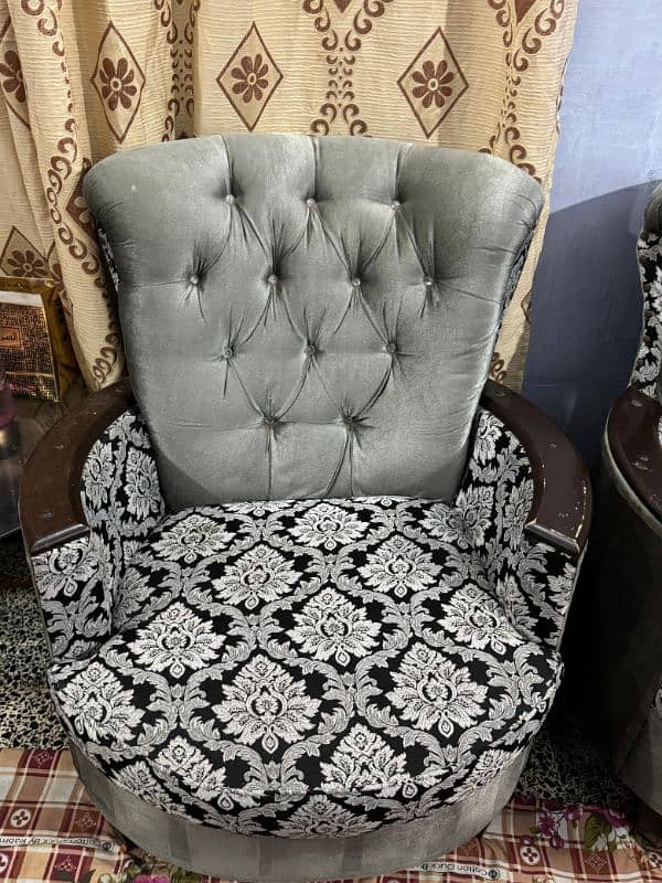 Seven seater sofa set 18 hazar 5