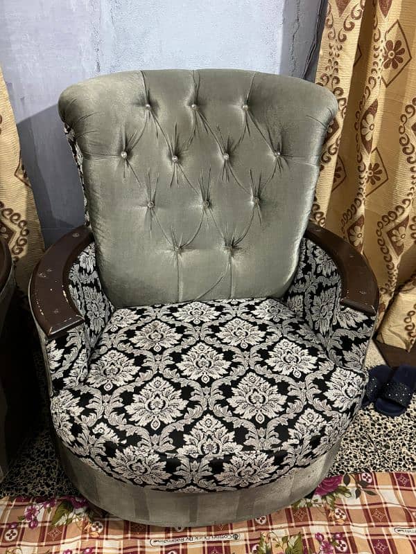 Seven seater sofa set 18 hazar 6