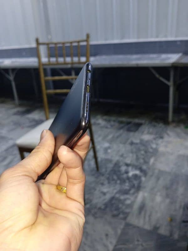 Oppo f17pro urgent sale only phone 2