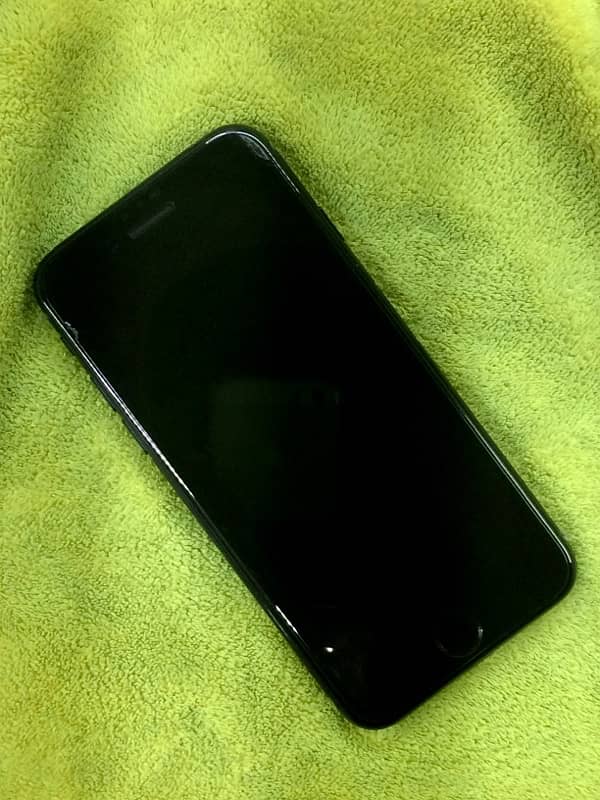 Brand New iPhone 7 128gb non PTa 3