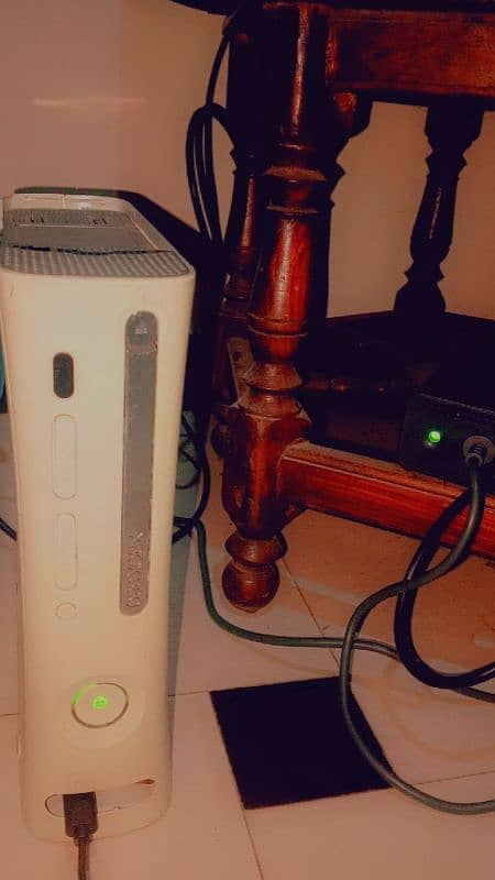 Xbox 360 ,250 gb Hard ,72 gamess 4