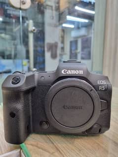 Canon EOS R5 Body Like new Complete box