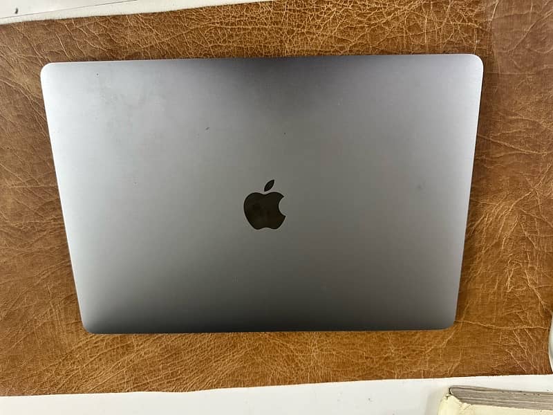 MacBook pro. 16 GB 1 TB 1