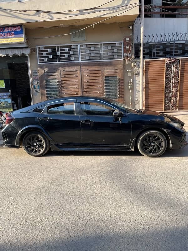 Honda Civic Oriel 2017 3