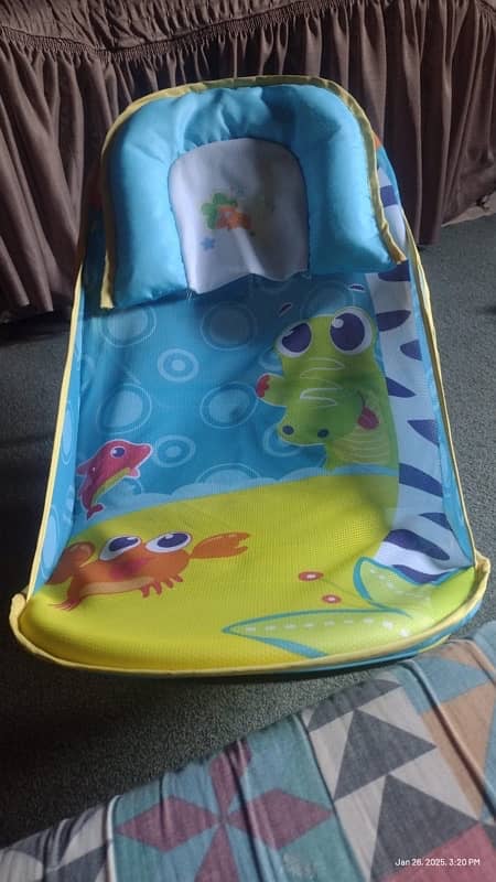 Deluxe baby bather 1