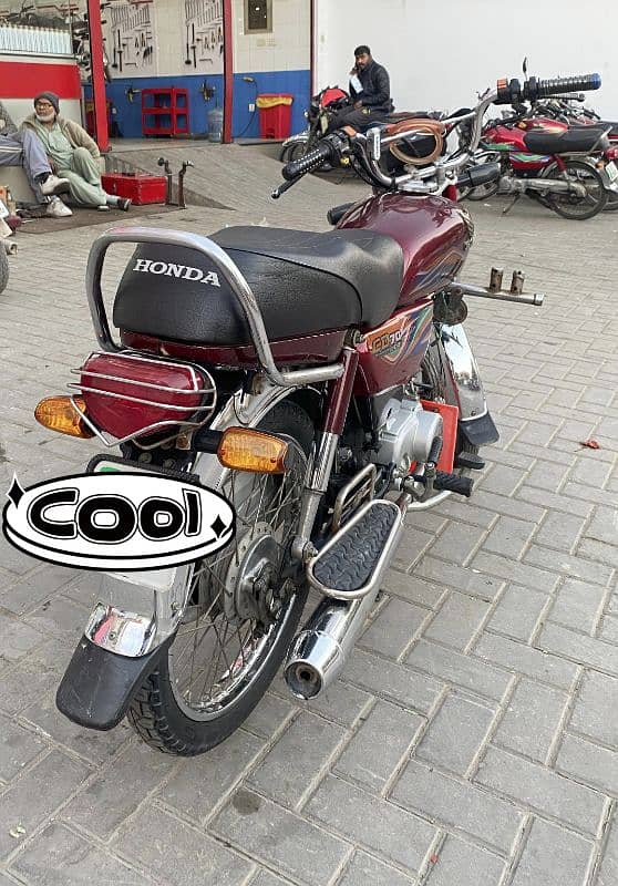 Honda CD70 5