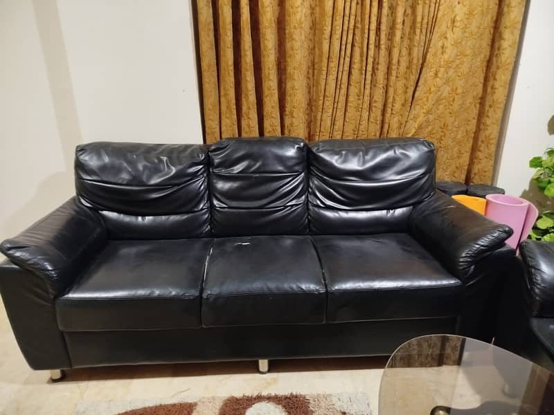 Leather sofa 0